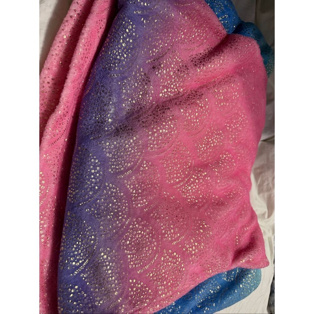 Mermaid tail blanket for kids - Picture 3 of 5